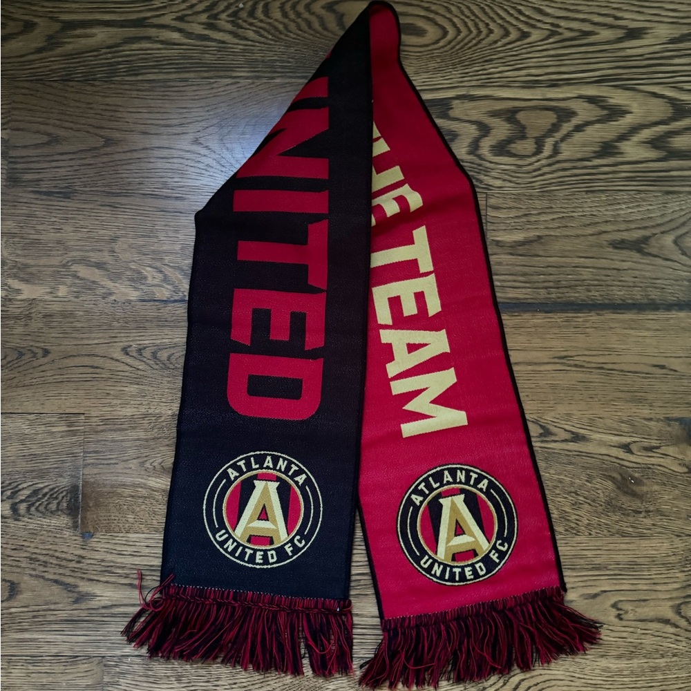 Atlanta United “Welcome to the team” scarf.